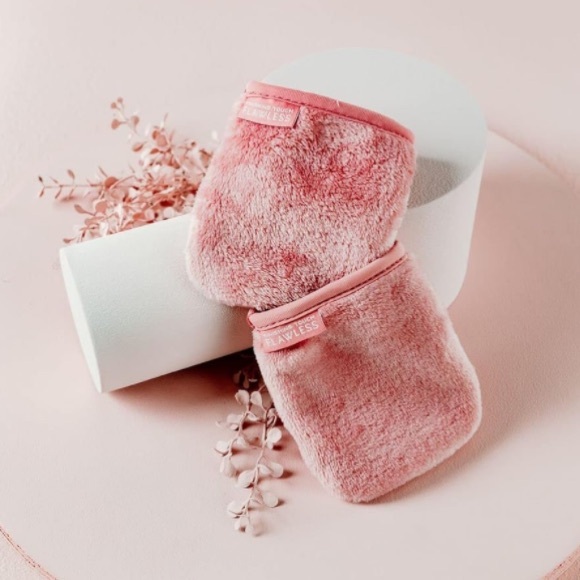 NIB - Finishing Touch Flawless - Pure Clean - 7 Day Facial Cleansing Mitt Set - Picture 5 of 9